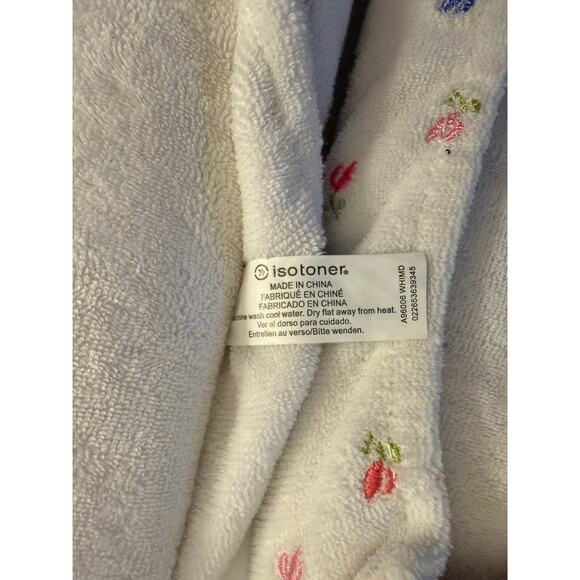 Isotoner Women's White Embroidered Rosebud Terry Ballerina Slippers Sz M 6.5-7.5 - Picture 7 of 7